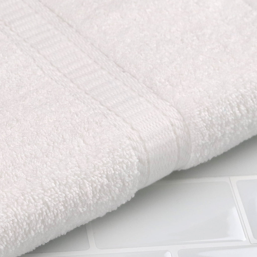 Mainstays Basic Bath Towel, Soft 100%  Cotton and Highly Absorbent Bath Towel, White